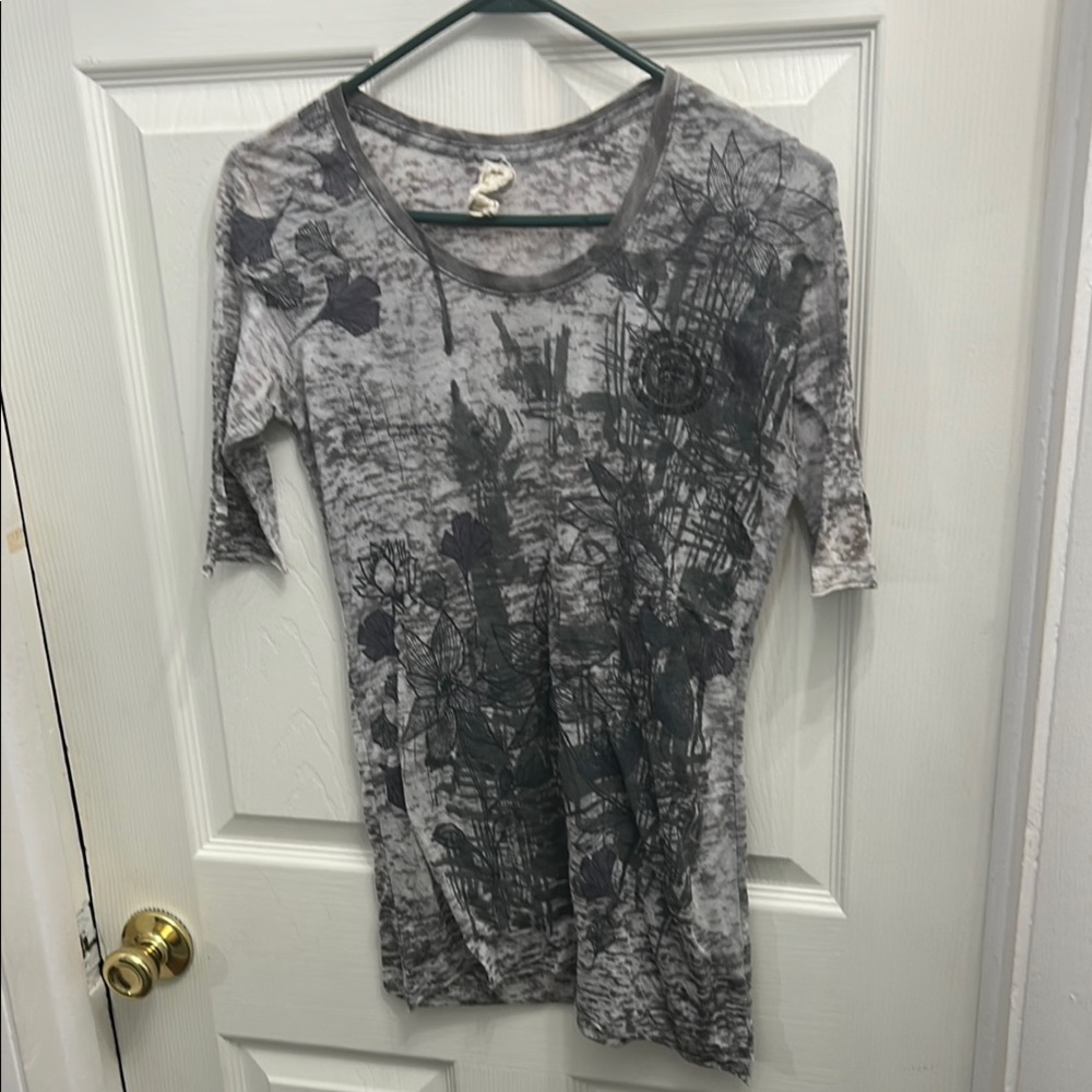 Very unique Element Gray Floral Long Sleeve Top